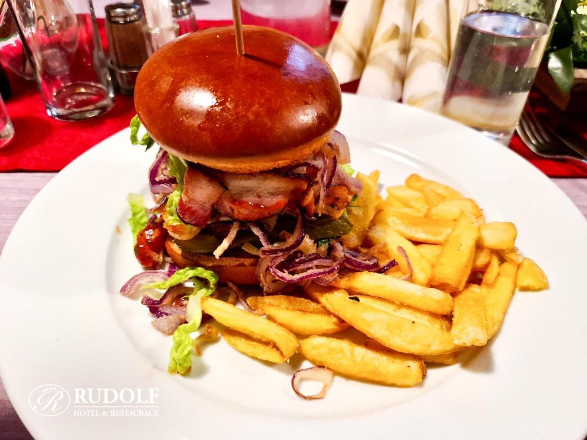 Hotel Rudolf ฮาวิรอฟ ภายนอก รูปภาพ
