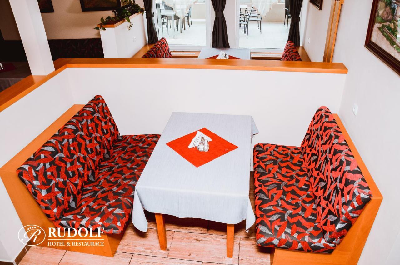 Hotel Rudolf ฮาวิรอฟ ภายนอก รูปภาพ